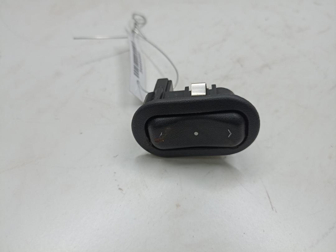 кнопка стеклоподъемника переднего правого Opel Astra G 2003, 1.7 л., дизель, МКПП, зелёный, универсал, 90561388
