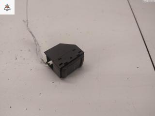 кнопка стеклоподъемника переднего правого Volkswagen Passat B5 [рестайлинг] 2002, 1.9 л., дизель, МКПП, серый, универсал, 1J0959855