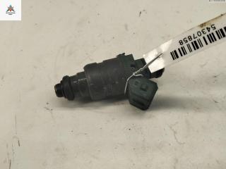 форсунка Volkswagen Golf 4 поколение 1998, 1.6 л., бензин, МКПП, зелёный, хетчбэк 5 дв., 037906031AA