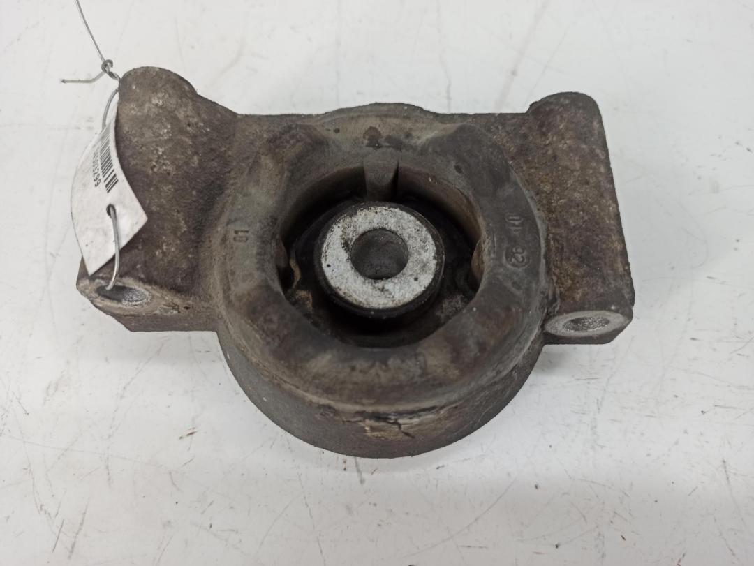 кронштейн КПП Audi 80 8C/B4 1991, 2.0 л., бензин, МКПП, серый, седан, 893399151A - фото №1