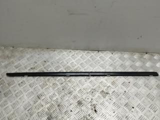 Молдинг стекла двери наружный Nissan Primera P10 1993, 2.0 л., бензин, МКПП, серый, седан