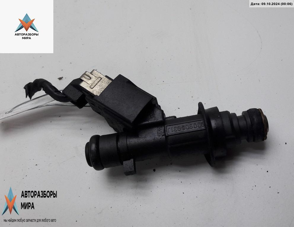 форсунка Volkswagen Polo 3 поколение 1999, 1.4 л., бензин, МКПП, зелёный, универсал, 030906031L - фото №1