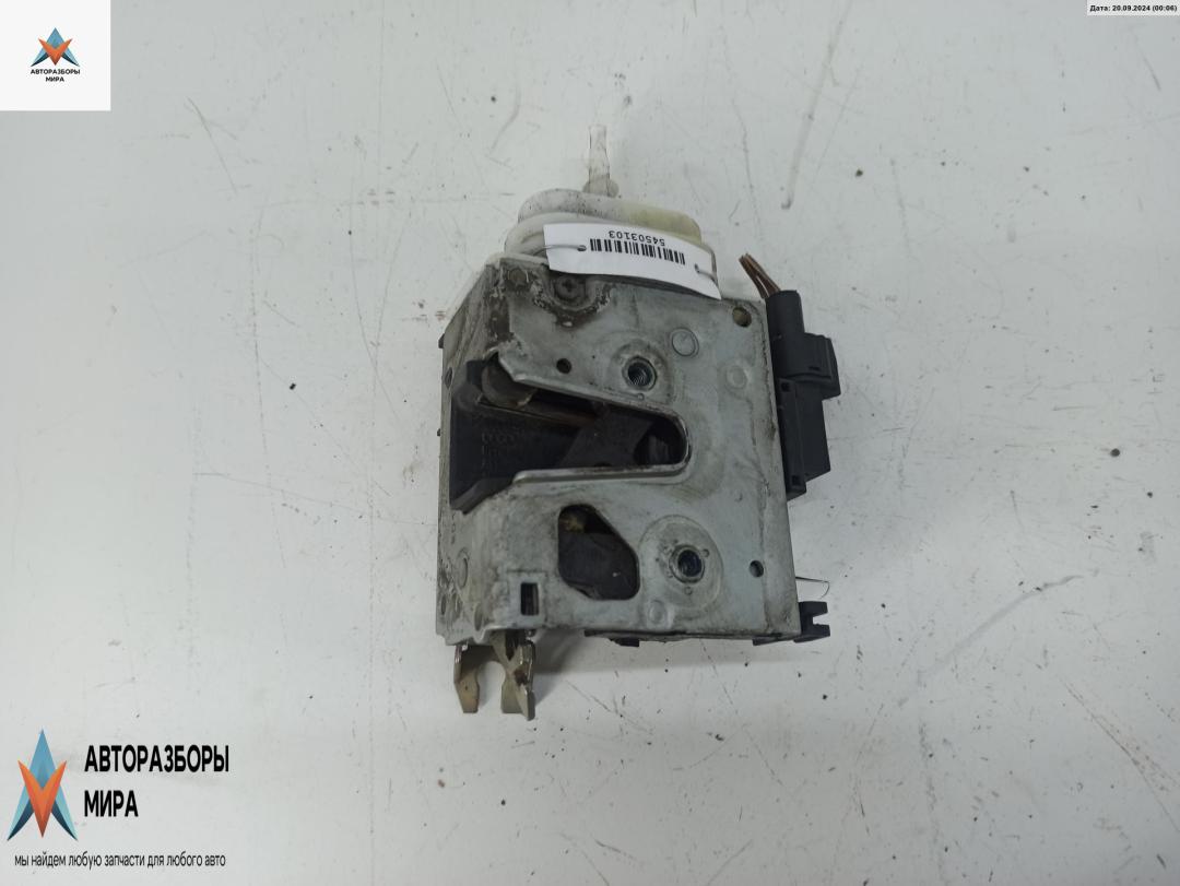 замок двери передней правой Audi A4 B5 1996, 1.8 л., бензин, МКПП, серый, седан, 8D1837016F - фото №1