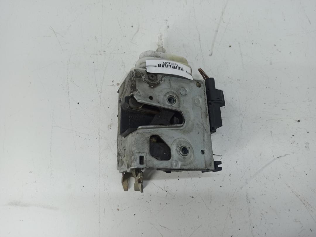 замок двери передней правой Audi A4 B5 1996, 1.8 л., бензин, МКПП, серый, седан, 8D1837016F - фото №1