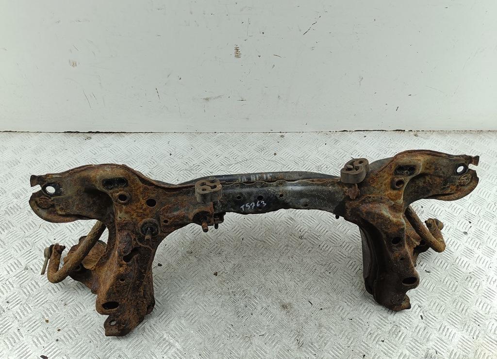 подрамник передний Mazda 323 BA 1994, 1.5 л., бензин, МКПП, зелёный, хетчбэк 5 дв. - фото №1