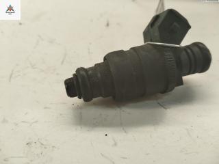 форсунка Skoda Octavia mk1 (A4 1U) 1999, 1.6 л., бензин, МКПП, красный, универсал, 037906031AA