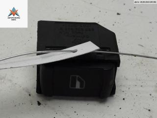 кнопка стеклоподъемника заднего правого Volkswagen Golf 4 поколение 2001, 1.9 л., дизель, МКПП, чёрный, хетчбэк 5 дв., 3B0959856