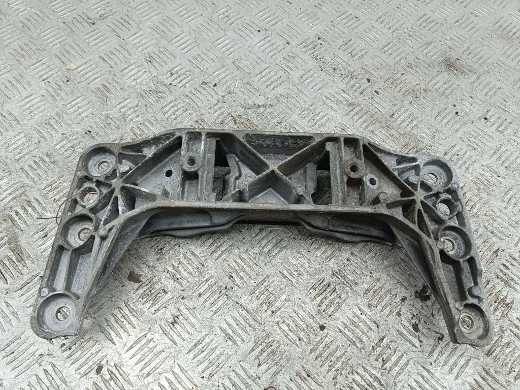 кронштейн КПП BMW 5 E60/E61 2008, 2.5 л., бензин, АКПП, серый, седан, 22316776521