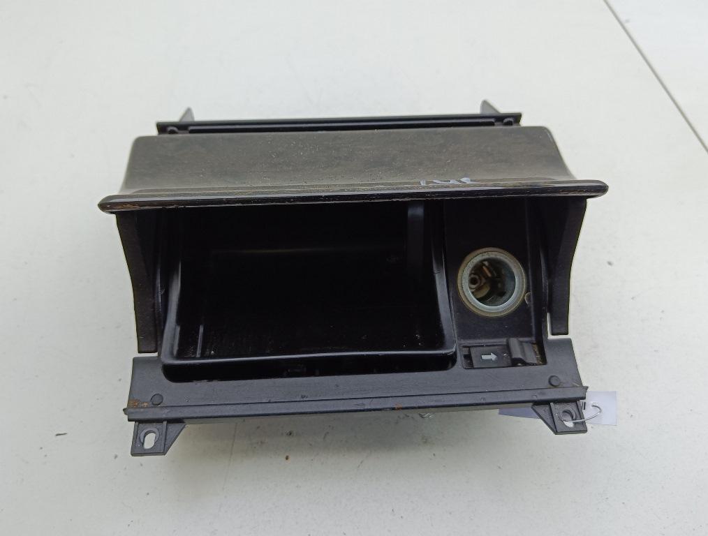 пепельница Mercedes-Benz E-Класс W210/S210 1997, 2.3 л., бензин, АКПП, чёрный, седан, 2108100230 - фото №1