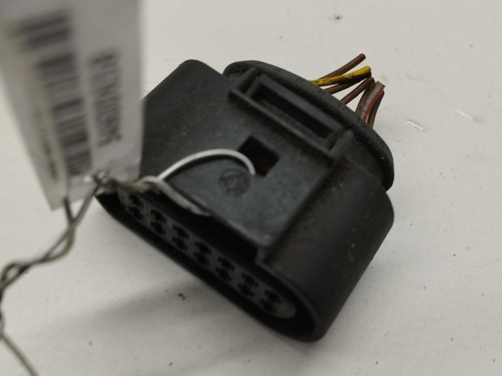 разъем (фишка) проводки Audi A4 B6 2003, 2.5 л., дизель, МКПП, чёрный, универсал, 6X0973717