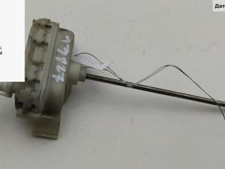 замок лючка топливного бака Audi A4 B5 1994, 1.8 л., бензин, МКПП, красный, седан