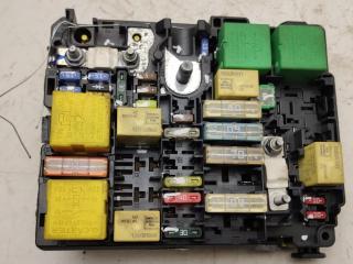 блок предохранителей Peugeot 208 1 поколение 2013, 1.4 л., дизель, МКПП, серый, хетчбэк 5 дв., 452583604