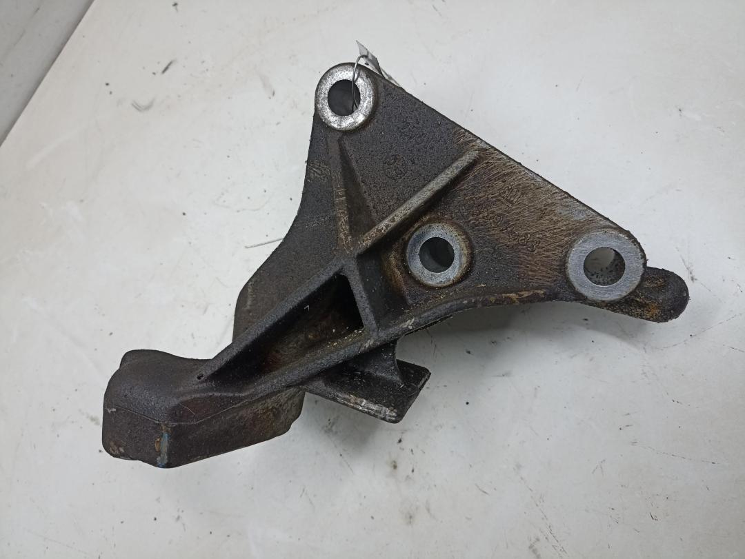 кронштейн КПП Opel Vectra B 1995, 1.6 л., бензин, МКПП, серый, хетчбэк 5 дв., 90497583