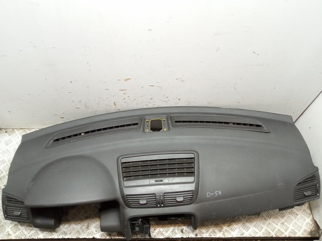 панель передняя салона (торпедо) Fiat Croma II 2005, 2.2 л., бензин, МКПП, серый, хетчбэк 5 дв.