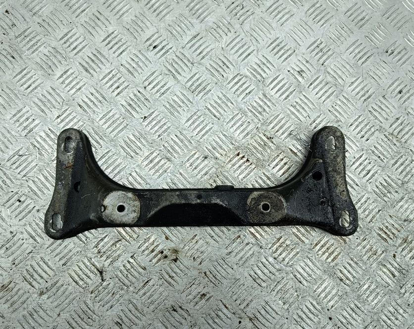 кронштейн КПП BMW 3 E46 2001, 1.9 л., бензин, МКПП, серый, универсал, 6757103