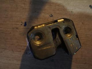 замок двери передней правой Volvo 760 1 поколение 1987, 2.8 л., бензин, АКПП, белый, универсал