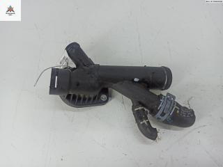 фланец (тройник) системы охлаждения Audi Q3 8U 2012, 2.0 л., дизель, АКПП, серый, внедорожник 5 дв., 03L121131AA