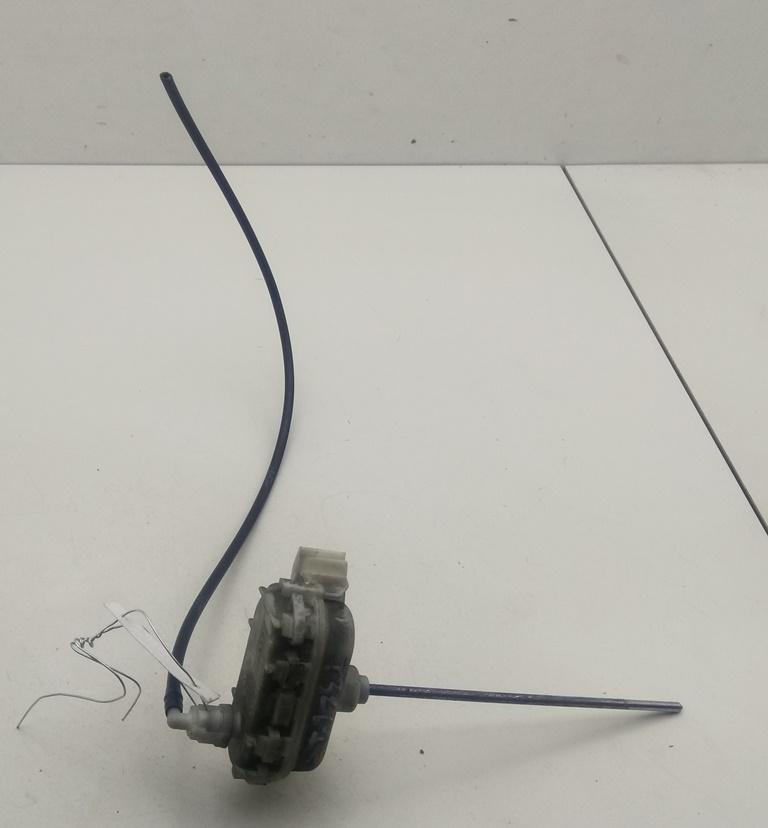 замок лючка топливного бака Audi A4 B5 1996, 1.8 л., бензин, МКПП, зелёный, универсал
