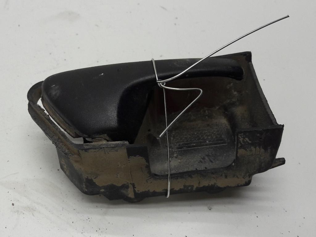 ручка внутренняя задняя правая Volkswagen Golf 3 поколение 1997, 1.6 л., бензин, МКПП, синий, хетчбэк 5 дв., 1H0837142 - фото №1
