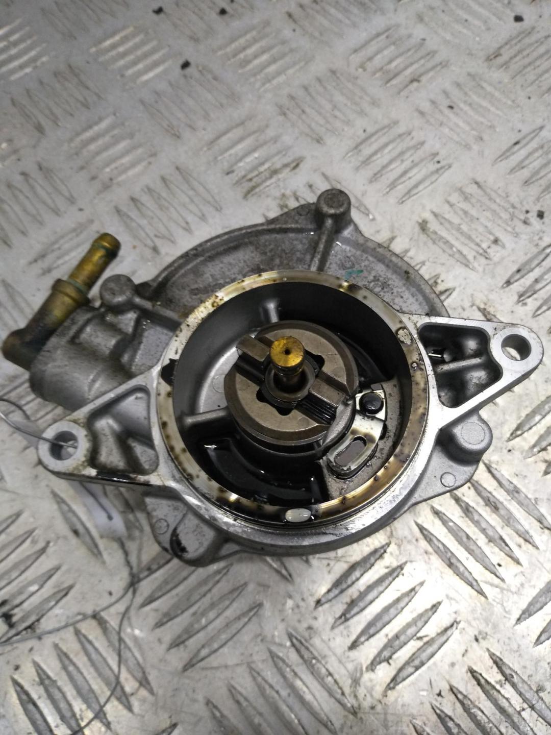 насос вакуумный Audi A4 B7 2005, 3.0 л., дизель, АКПП, серый, универсал