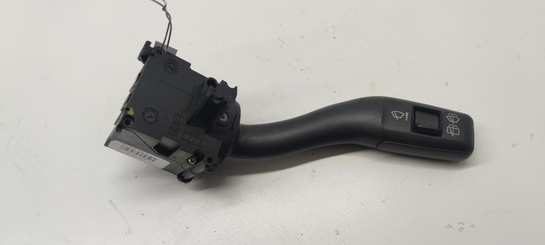 переключатель дворников Audi A4 B6 2003, 2.5 л., дизель, МКПП, чёрный, универсал, 8E0953503A - фото №1