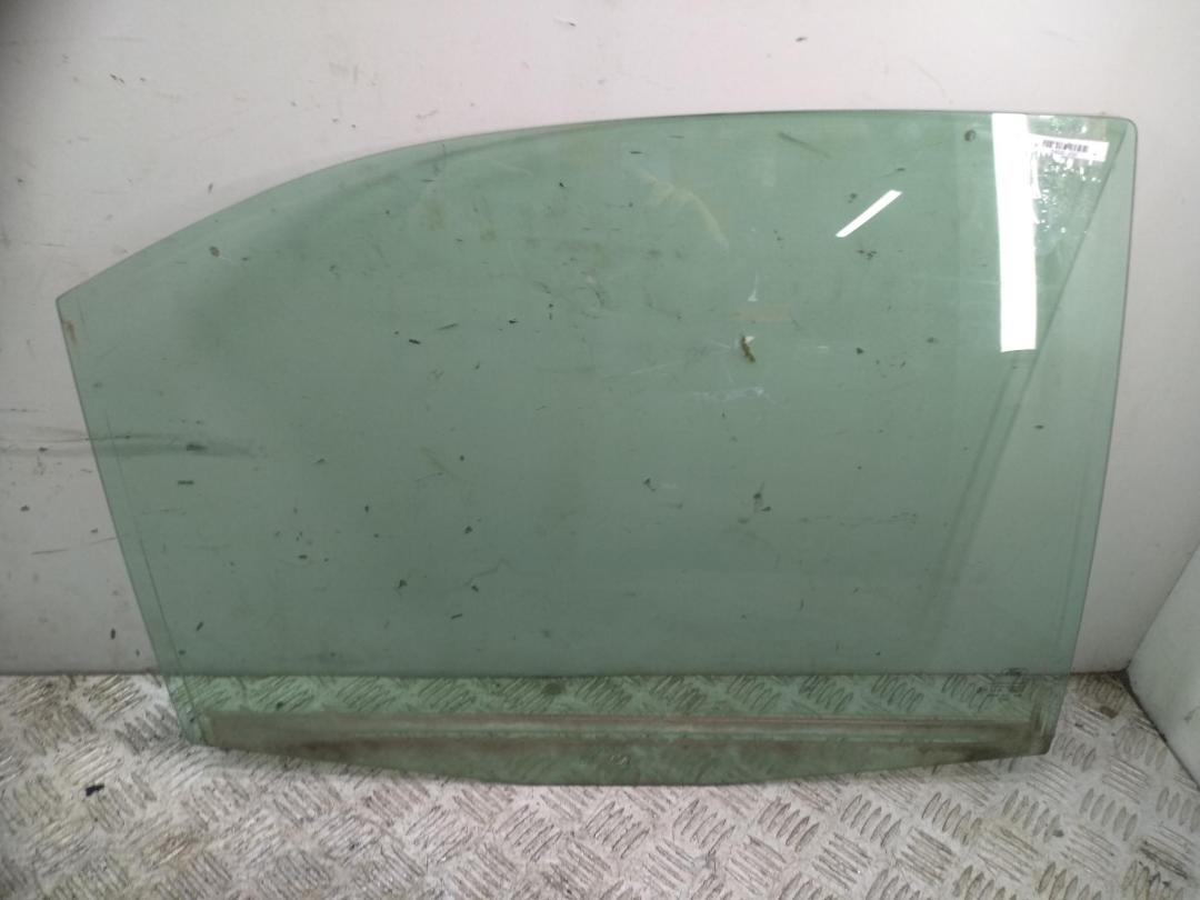 стекло двери задней правой Ford Mondeo III 2005, 2.0 л., бензин, МКПП, серый, хетчбэк 5 дв.