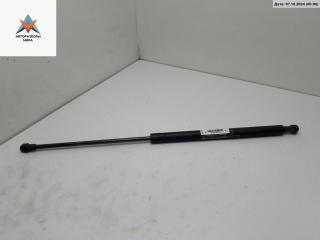 амортизатор крышки багажника (3-5 двери) Volkswagen Polo 3 поколение 1999, 1.4 л., бензин, МКПП, белый, универсал