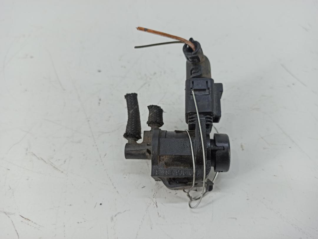 клапан вакуумного управления Audi A3 8L 2002, 1.8 л., бензин, МКПП, чёрный, хетчбэк 3 дв., 1J0906283B