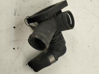 фланец (тройник) системы охлаждения Volkswagen Passat B5 1998, 1.6 л., бензин, МКПП, синий, универсал, 050121133D