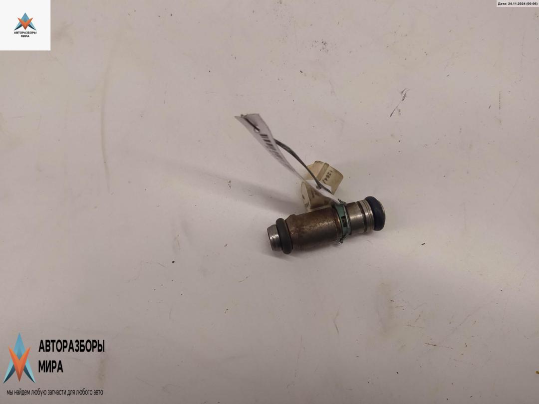 форсунка Volkswagen Golf 5 поколение 2004, 1.4 л., бензин, МКПП, чёрный, хетчбэк 3 дв., 036031AC - фото №1