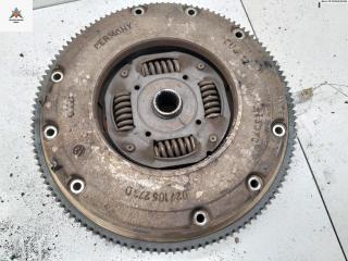 маховик SEAT Toledo 2 поколение 2000, 1.6 л., бензин, МКПП, чёрный, седан, 027105273D