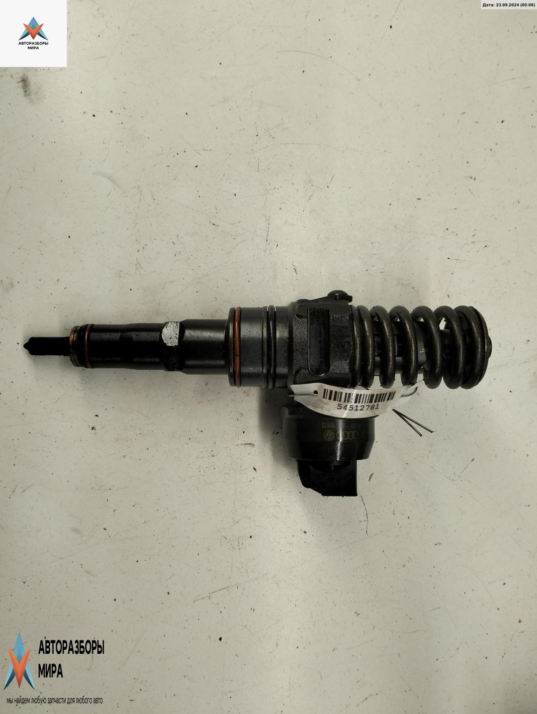 форсунка Volkswagen Golf 4 поколение 2001, 1.9 л., дизель, МКПП, синий, хетчбэк 5 дв., 038130073AM - фото №1