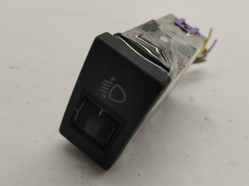 кнопка корректора фар Audi A4 B5 1996, 1.8 л., бензин, АКПП, серый, универсал, 4D0941301