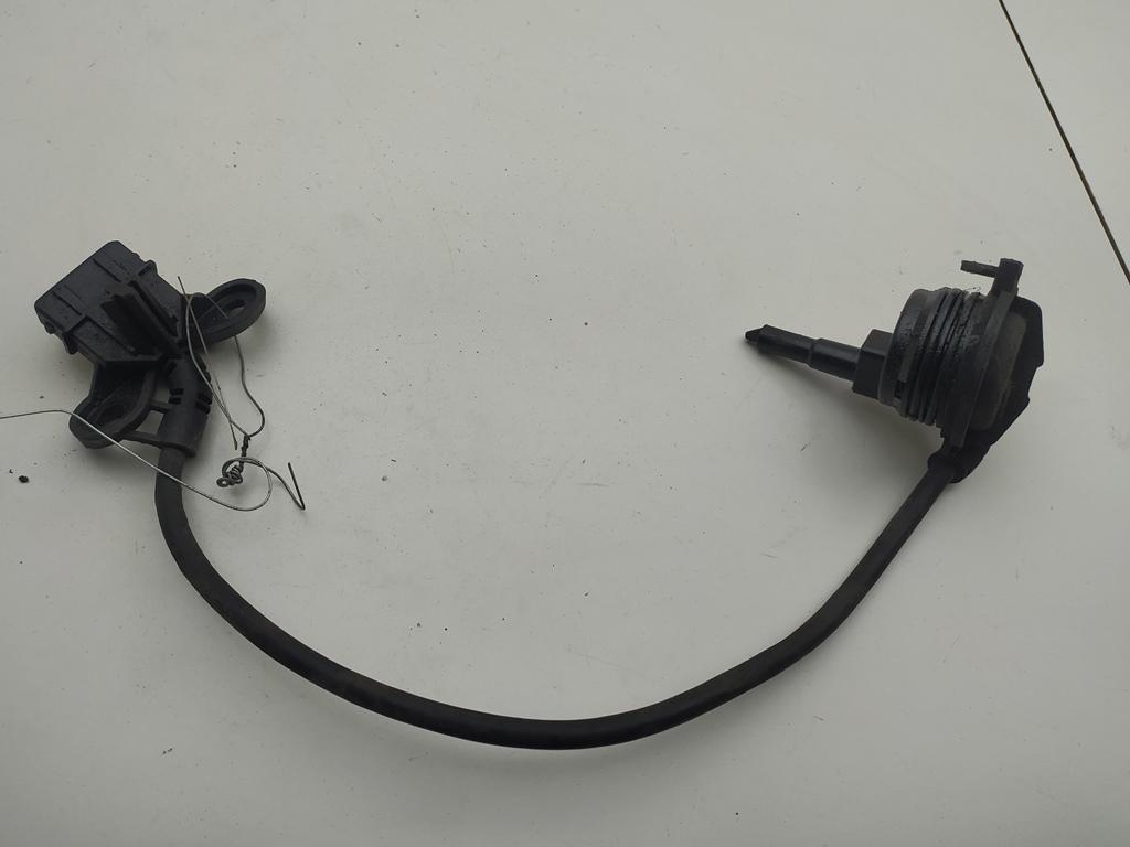 Датчик включения заднего хода (лягушка) Volkswagen Passat B5 1997, 1.8 л., бензин, МКПП, серый, универсал, 012919823F