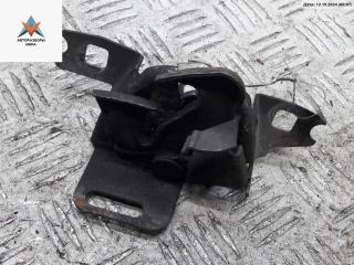 замок капота Volkswagen Golf 3 поколение 1994, 1.9 л., дизель, МКПП, красный, хетчбэк 3 дв.