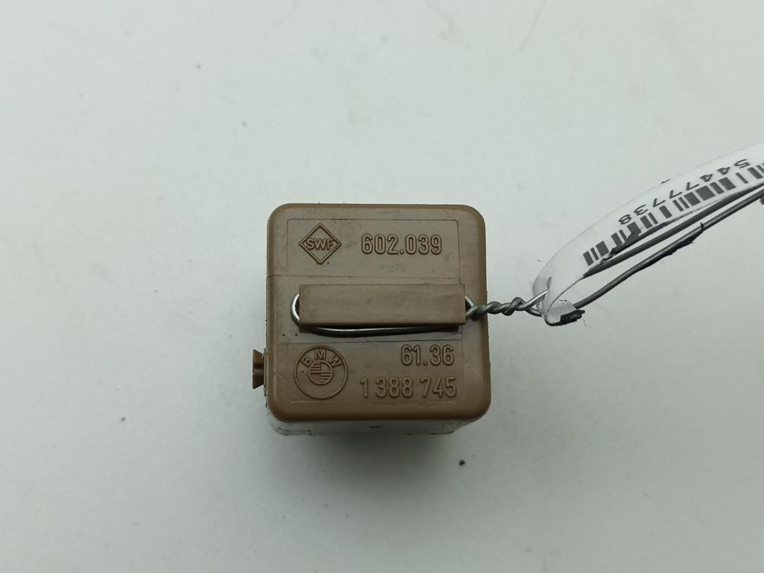 реле (прочие) BMW 5 E34 1989, 2.0 л., бензин, МКПП, белый, седан, 1388745