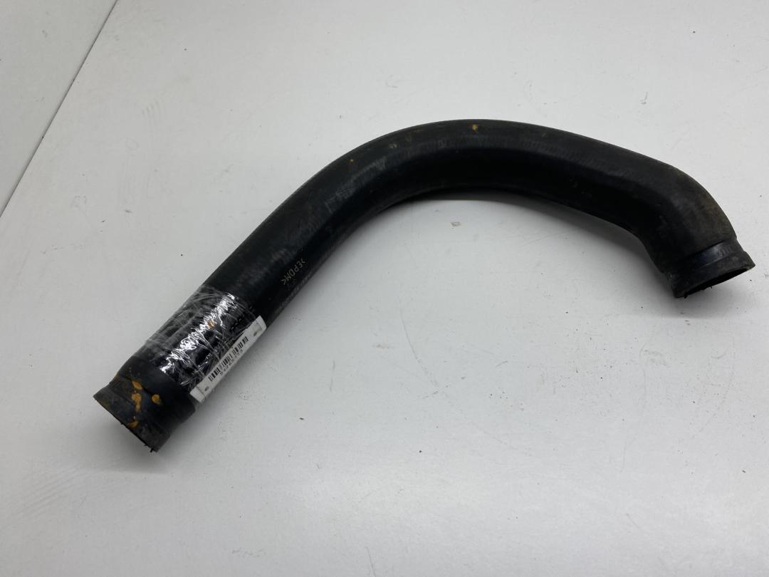 патрубок радиатора Audi 80 B4 1992, 2.0 л., бензин, 8A0121051A