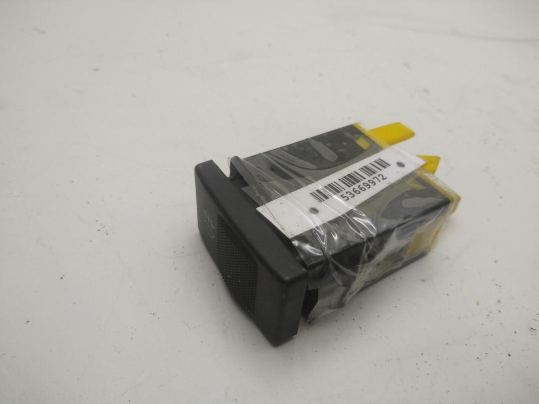 кнопка противотуманных фар Audi A4 B5 1998, 1.6 л., бензин, МКПП, чёрный, универсал, 4D0941563