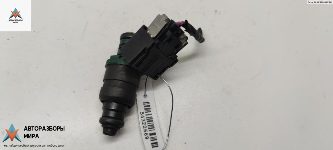 форсунка Audi A3 8L 1999, 1.6 л., бензин, МКПП, чёрный, хетчбэк 3 дв., 037906031AA - фото №1