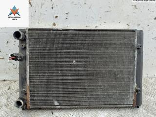 радиатор охлаждения Volkswagen Golf 3 поколение 1996, 1.6 л., бензин, МКПП, синий, хетчбэк 3 дв.