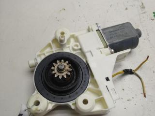 моторчик стеклоподъемника передний левый Ford Focus 2 поколение 2005, 1.6 л., i, МКПП, универсал