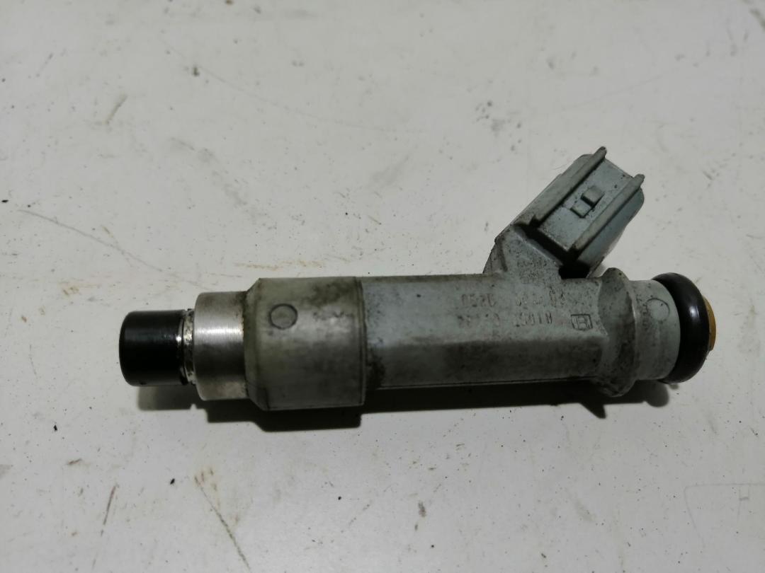 форсунка Citroen C1 2006, 1.0 л., бензин, МКПП, чёрный, хетчбэк 5 дв., 23260-0Q010