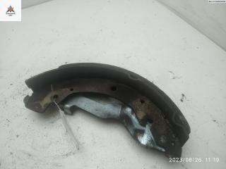 Колодки тормозные задние Volkswagen Transporter T4 1994, 2.4 л., дизель, МКПП, жёлтый, микроавтобус, 701609265D