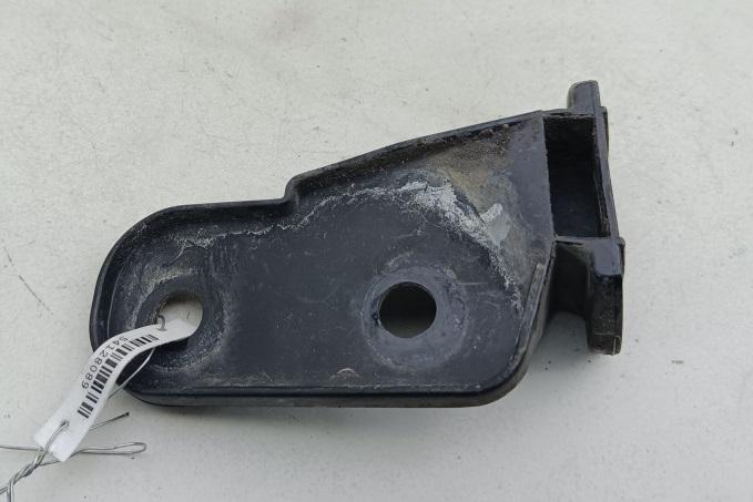 кронштейн переднего бампера BMW 3 E36 1996, 1.6 л., бензин, МКПП, красный, хетчбэк 3 дв., 8122577