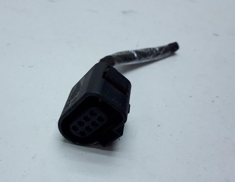 разъем (фишка) проводки Volkswagen Passat B6 2006, 2.0 л., дизель, МКПП, серый, универсал, 1J0973714