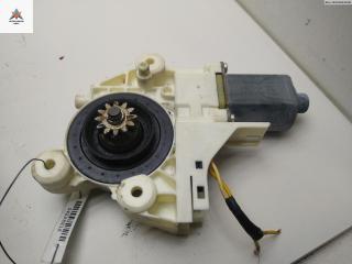 моторчик стеклоподъемника передний левый Ford Focus 2 поколение 2005, 1.8 л., МКПП, универсал, 0130822217
