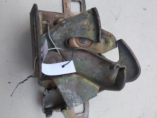 замок капота Volkswagen Golf 3 поколение 1995, 1.4 л., бензин, МКПП, чёрный, хетчбэк 3 дв., 1H0823509B