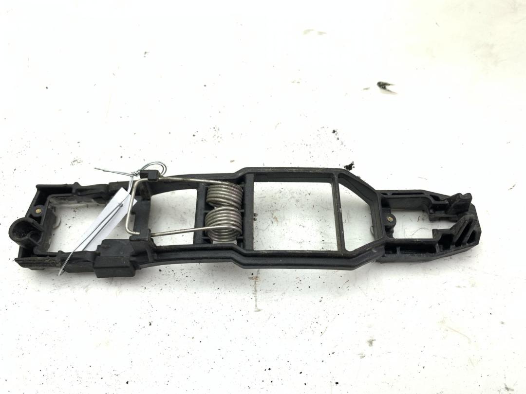 Корпус (держатель) ручки двери передней левой Mercedes-Benz E W210 1997, 3.2 л., бензин, АКПП, серый, универсал
