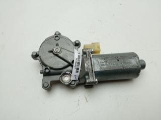 моторчик стеклоподъемника передний правый Saab 9-3 2 поколение 2002, 2.0 л., бензин, МКПП, чёрный, хетчбэк 5 дв., 0130821663