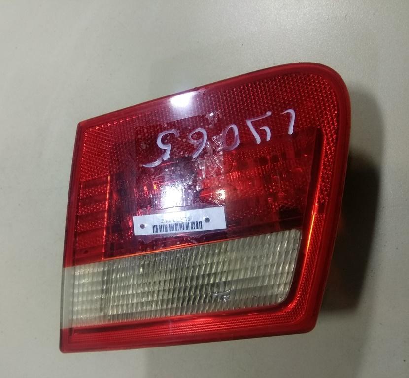 фонарь крышки багажника правый BMW 3 серия E46 2000, 2.0 л., дизель, МКПП, чёрный, универсал, 63218368760 - фото №1